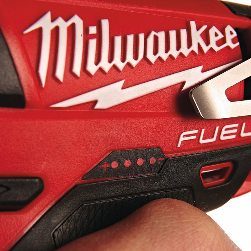 Milwaukee米沃奇M12 CIW38-402C 3/8 电动锂电充电式无刷攻击扳手