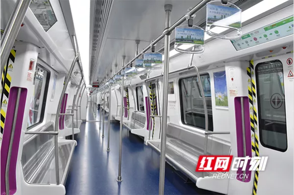 长沙地铁4号线今日正式载客试运营，南宁地铁3号线迎首批尝鲜乘客！
